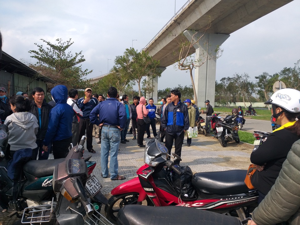 Tài xế xe buýt ở Đà Nẵng ngừng việc tập thể vì bị nợ lương - 1 Tài xế xe buýt ở Đà Nẵng ngừng việc tập thể vì bị nợ lương - 1