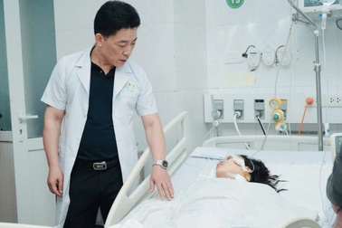 Nữ điều dưỡng liều mình bảo vệ bệnh nhân, trúng 11 nhát dao