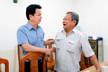 Lần đầu tiếp công dân, Bộ trưởng Đặng Quốc Khánh giải quyết ngay một việc