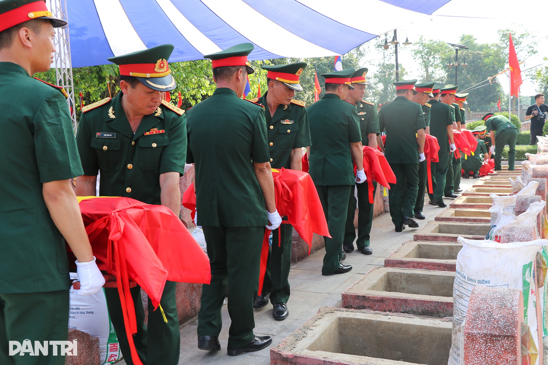 Đón các anh trở về bình yên trong lòng tổ quốc - 7 Đón các anh trở về bình yên trong lòng tổ quốc - 7