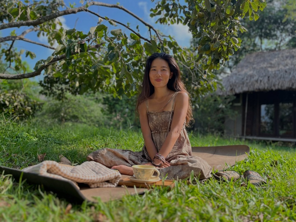 فتاة يابانية تسافر عبر فيتنام بمفردها، تسقط من الدراجة في منتصف الطريق، فيخرج أهل القرية بأكملها لمساعدتها - 5 Cô gái Nhật đi xuyên Việt một mình, ngã xe giữa đường được cả làng ra giúp - 5