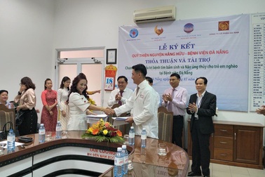 Đà Nẵng tiếp nhận Quỹ điều trị tim bẩm sinh và não ủng thuỷ cho trẻ em nghèo
