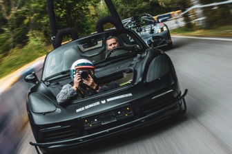 Lý do đặc biệt khiến Porsche Boxster được dùng làm xe hậu cần