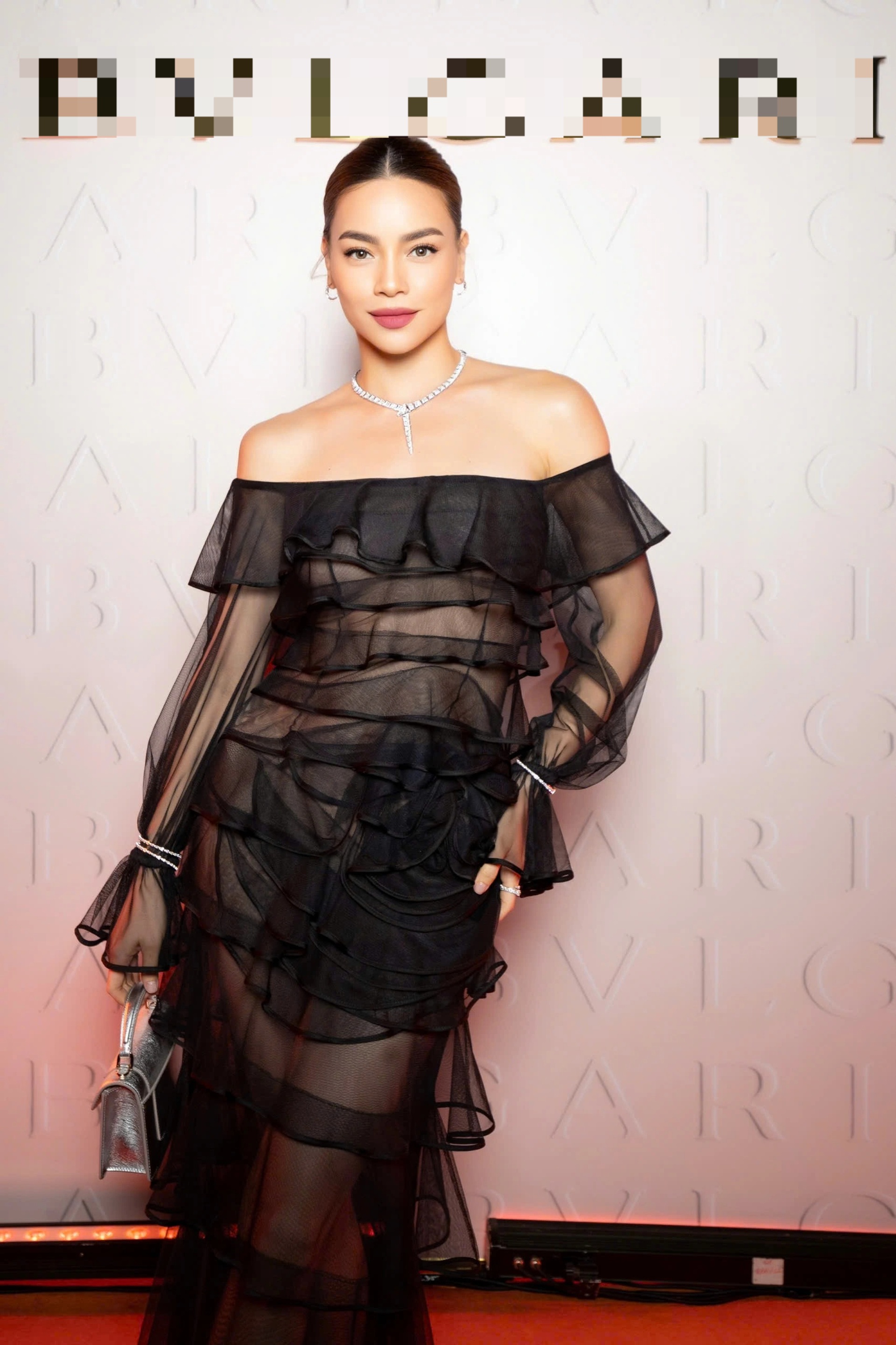 Lisa, Mai Davikah mê mẩn các thiết kế Việt - 8 Lisa, Mai Davikah mê mẩn các thiết kế Việt - 8