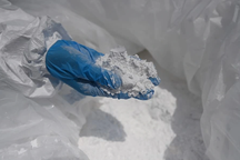 Giá ô tô điện khó giảm do cơn sốt "vàng trắng"