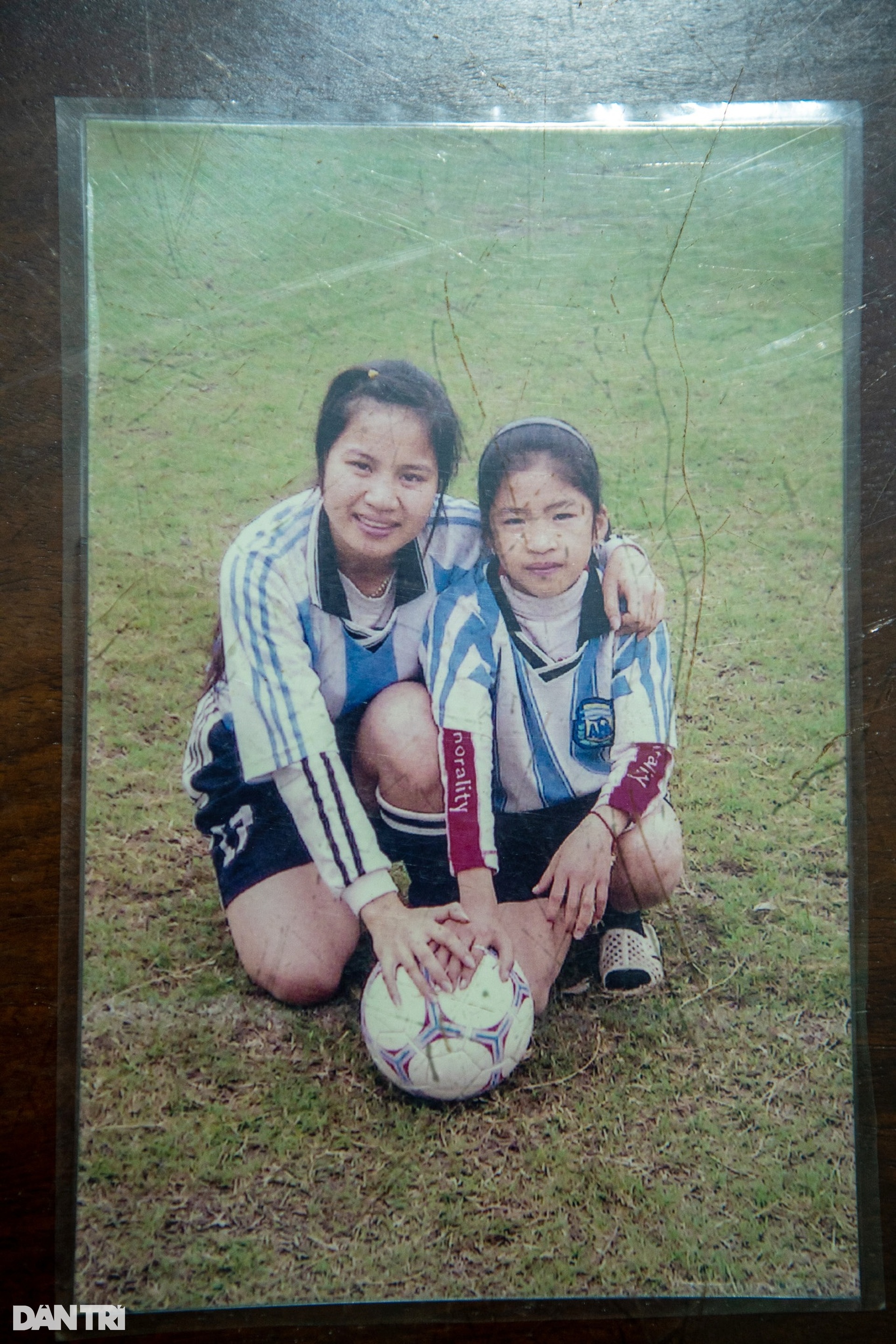 Thanh Nhã từng bị mẹ cấm đá bóng, giao chỉ tiêu lấy chồng lúc... 25 tuổi - 4 Thanh Nhã từng bị mẹ cấm đá bóng, giao chỉ tiêu lấy chồng lúc... 25 tuổi - 4