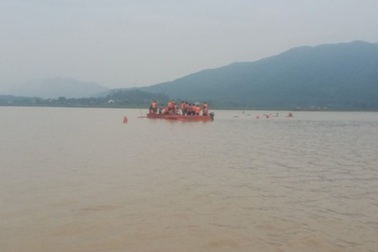 Học sinh lớp 3 đuối nước thương tâm khi sang nhà bà nội chơi