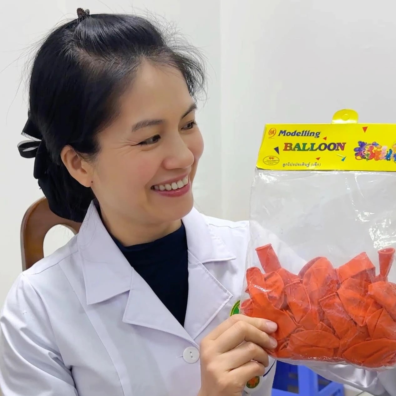 Mẹ đảm ở Hà Nội gợi ý cách làm cành hồng trang trí Tết - 4 Mẹ đảm ở Hà Nội gợi ý cách làm cành hồng trang trí Tết - 4