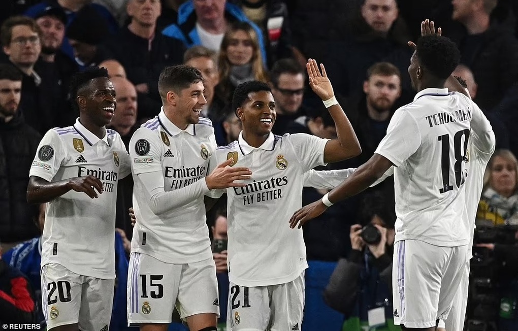 HLV Ancelotti chỉ ra bí quyết giúp Real Madrid hai lần đánh bại Chelsea - 2 HLV Ancelotti chỉ ra bí quyết giúp Real Madrid hai lần đánh bại Chelsea - 2