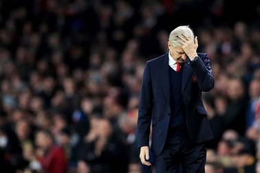 HLV Arsene Wenger hé lộ thời điểm nghỉ hưu