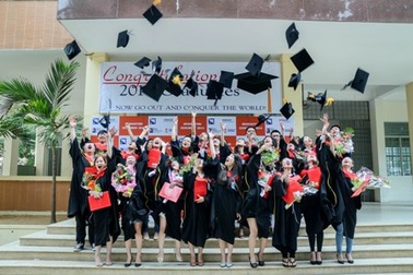 Vinh danh HS, SV chương trình Quốc gia Anh tại Việt Nam