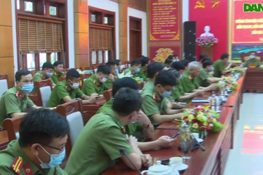 UBND tỉnh Nghệ An, Công an tỉnh trao thưởng cho cho các lực lượng phá án.