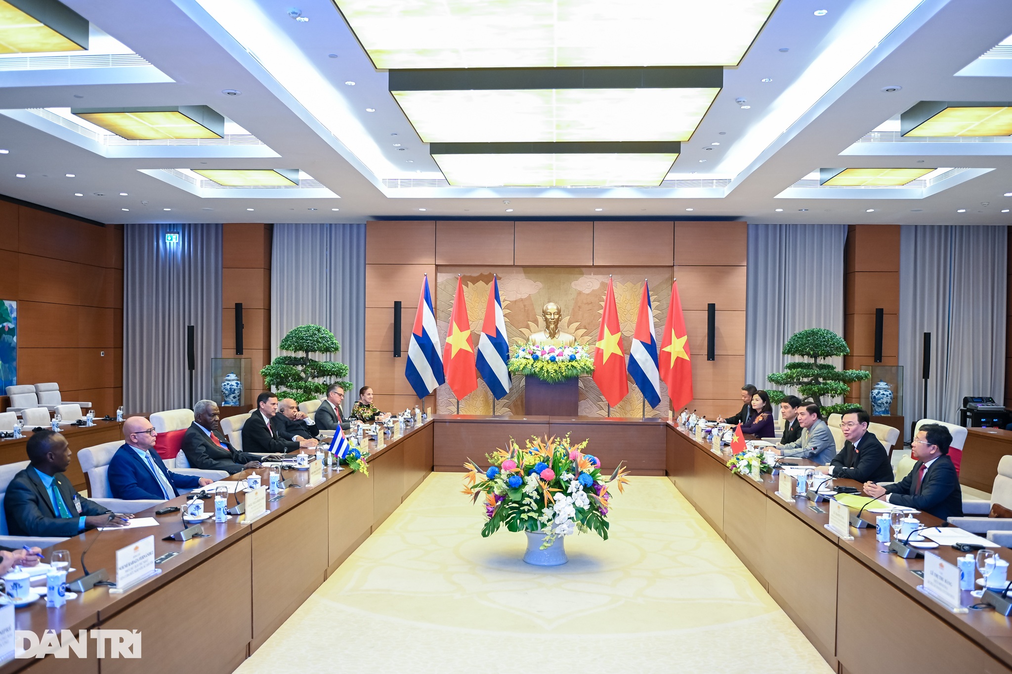Chủ tịch Quốc hội Vương Đình Huệ nhận Huân chương của Nhà nước Cuba - 4 Chủ tịch Quốc hội Vương Đình Huệ nhận Huân chương của Nhà nước Cuba - 4
