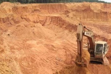 Huyện đề nghị cấp tỉnh đóng cửa 2 mỏ đất khiến nhân dân bức xúc