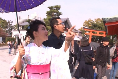 Miko Lan Trinh bất ngờ “kết hôn” tại Nhật Bản