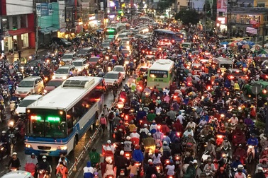 Kẹt xe khủng khiếp ở cửa ngõ Sài Gòn