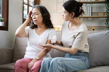 Con gái 33 tuổi nhất quyết không lấy chồng, tôi ân hận khi biết lý do