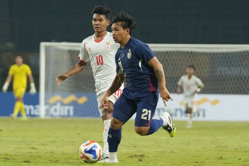 U23 ថៃ ឡើងឈរកំពូលតារាង ប៉ះឥណ្ឌូណេស៊ី នៅវគ្គពាក់កណ្តាលផ្តាច់ព្រ័ត្រ - ១ U23 Thái Lan đứng đầu bảng, đại chiến với Indonesia ở bán kết - 1