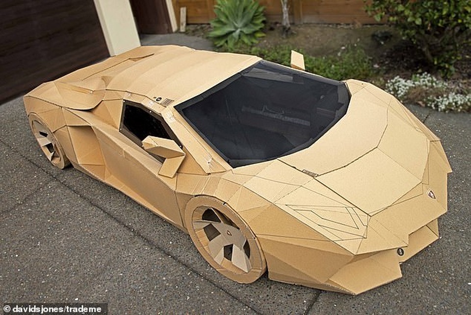 Siêu xe Lamborghini bằng bìa carton được trả gần 175 triệu đồng - 3 Siêu xe Lamborghini bằng bìa carton được trả gần 175 triệu đồng - 3