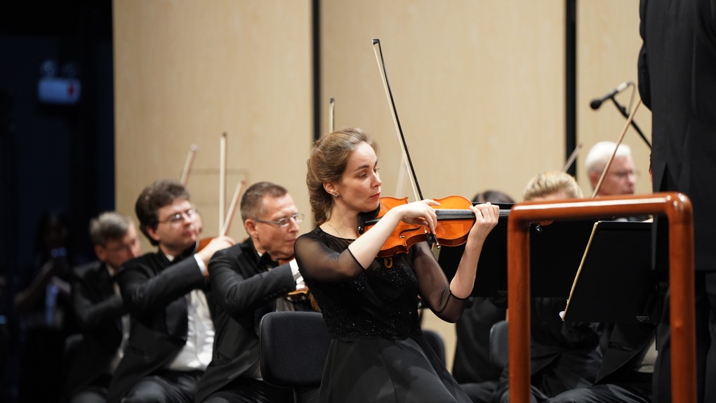 Vietnam Airlines Classic Hanoi Concert 2024: Sự hòa quyện giữa nhạc cổ điển và ballet - 8 Vietnam Airlines Classic Hanoi Concert 2024: Sự hòa quyện giữa nhạc cổ điển và ballet - 8