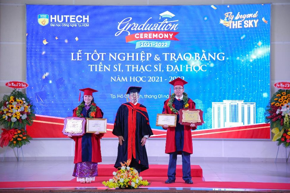 HUTECH tổ chức lễ tốt nghiệp đặc biệt sau thời gian giãn cách vì Covid-19 - 3 HUTECH tổ chức lễ tốt nghiệp đặc biệt sau thời gian giãn cách vì Covid-19 - 3