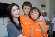 Phạm Băng Băng giản dị đi làm từ thiện, nỗ lực làm việc trả nợ