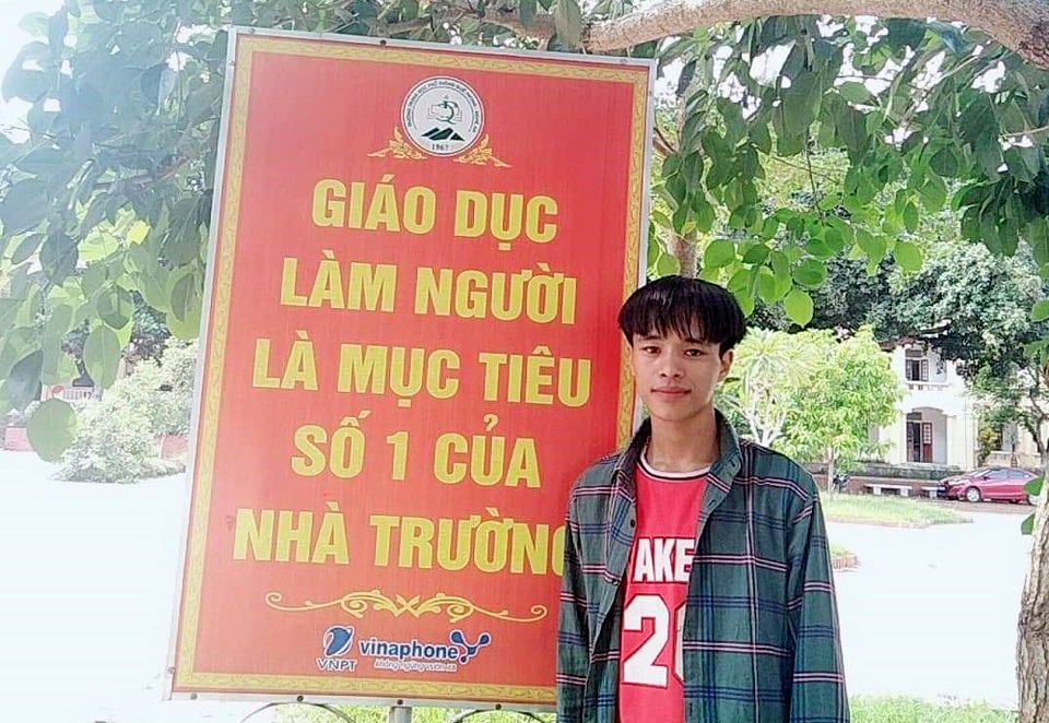 Mong ước vào đại học của cậu học trò Khơ mú nghèo đạt 29 điểm khối C - 4 Mong ước vào đại học của cậu học trò Khơ mú nghèo đạt 29 điểm khối C - 4