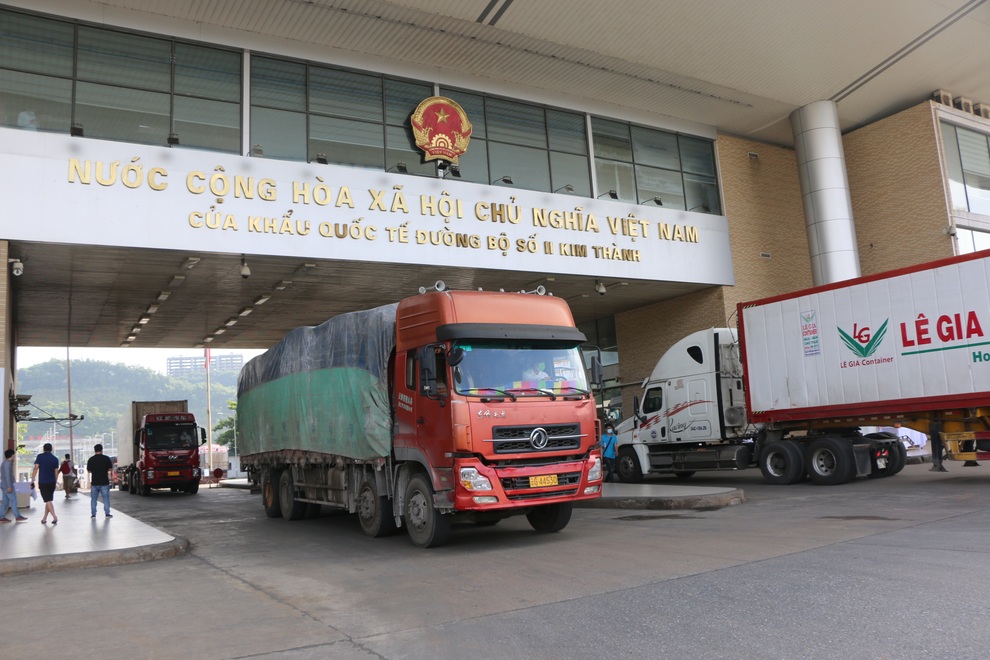 Thu 5 triệu USD nhờ hơn 8.000 tấn vải thiều xuất qua cửa khẩu Lào Cai - 1 Thu 5 triệu USD nhờ hơn 8.000 tấn vải thiều xuất qua cửa khẩu Lào Cai - 1