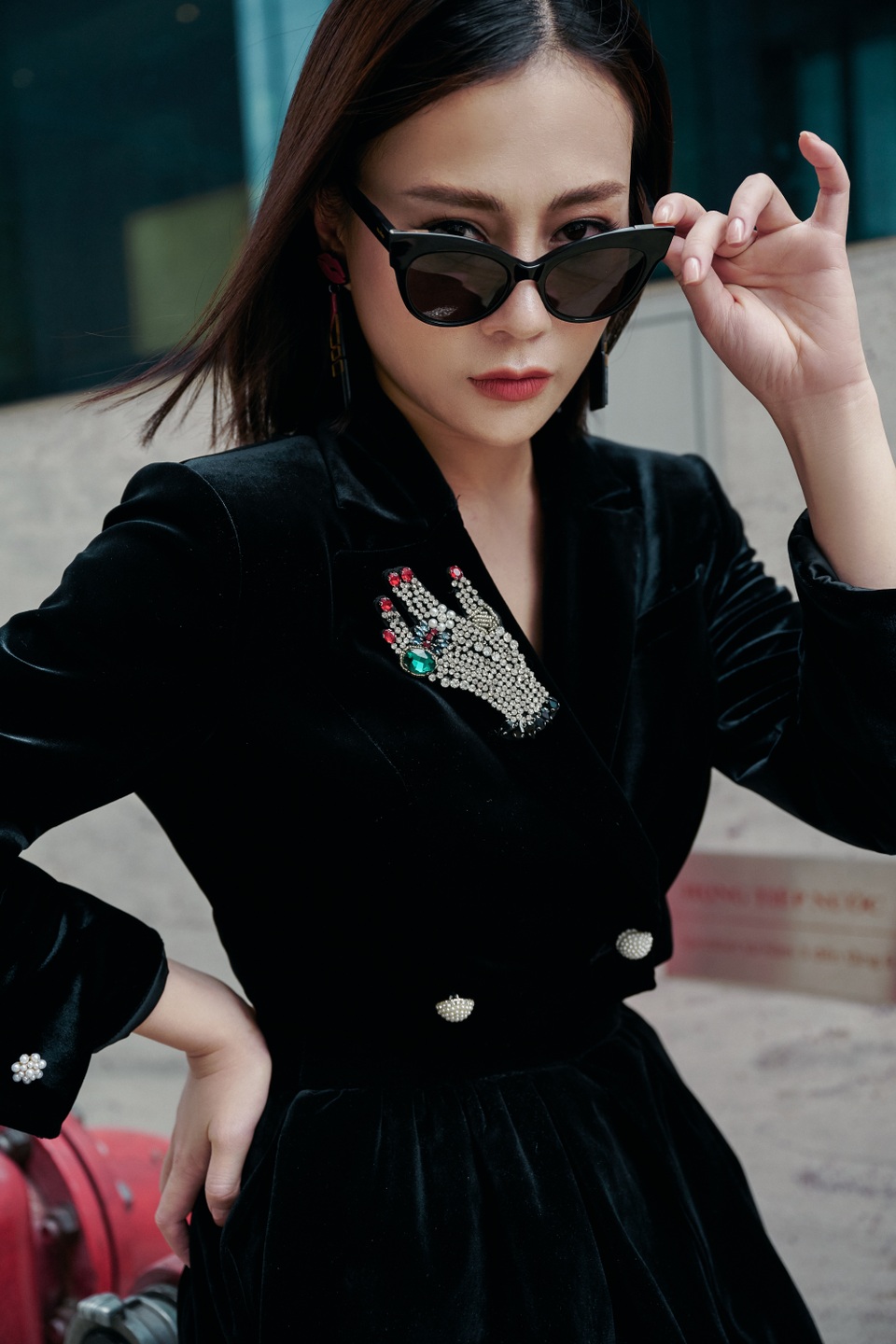 Phương Oanh “Quỳnh búp bê” ngày càng sang chảnh, dát đầy hàng hiệu - 3 Phương Oanh “Quỳnh búp bê” ngày càng sang chảnh, dát đầy hàng hiệu - 3