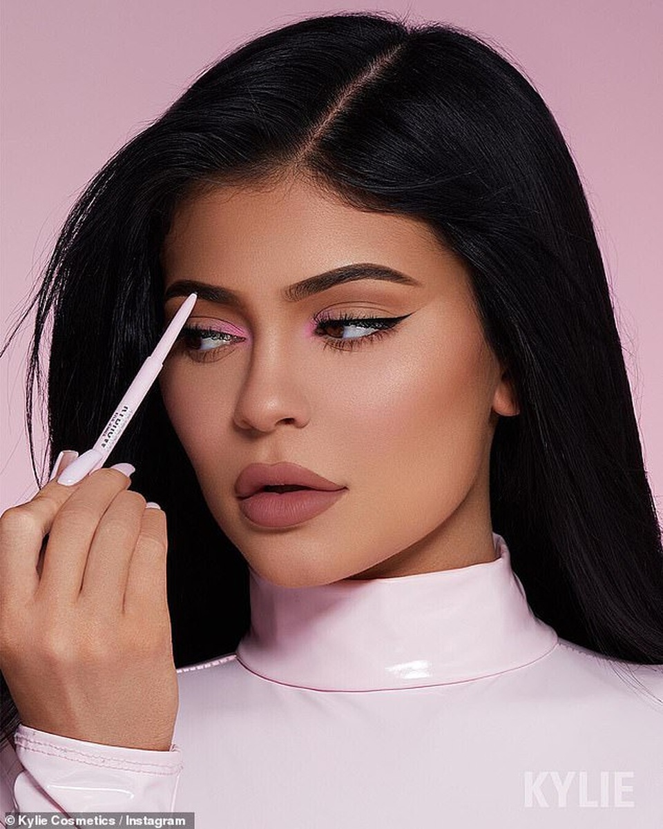 Forbes tuyên bố Kylie Jenner không phải là tỷ phú - 3 Forbes tuyên bố Kylie Jenner không phải là tỷ phú - 3