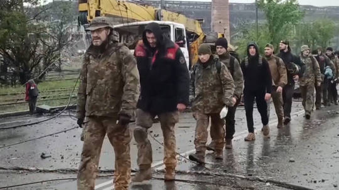 Binh sĩ Ukraine tại pháo đài Azovstal tiết lộ cuộc sống sau khi ra hàng - 1 Binh sĩ Ukraine tại pháo đài Azovstal tiết lộ cuộc sống sau khi ra hàng - 1