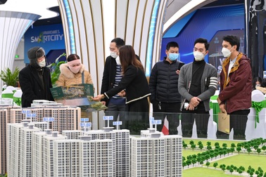 Khách hàng trúng thưởng xe VinFast Fadil 425 triệu đồng