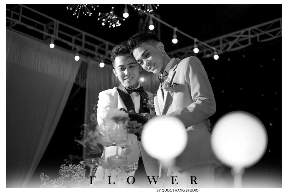 Chuyện đời kỳ lạ của cặp chồng già... mang thai, vợ trẻ vui làm bố - 8 Chuyện đời kỳ lạ của cặp chồng già... mang thai, vợ trẻ vui làm bố - 8