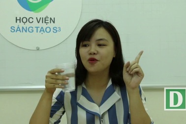 Màn ảo thuật làm nước trong cốc biến mất chỉ trong vài giây