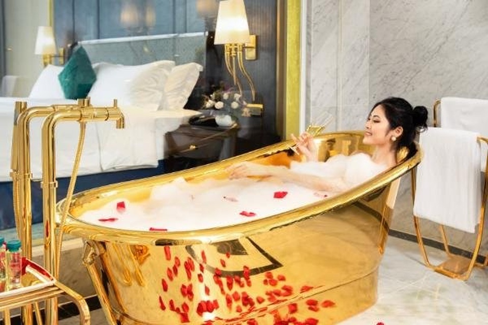 Cơ hội duy nhất trải nghiệm khách sạn dát vàng ngay giữa thủ đô Hà Nội - 3 Cơ hội duy nhất trải nghiệm khách sạn dát vàng ngay giữa thủ đô Hà Nội - 3