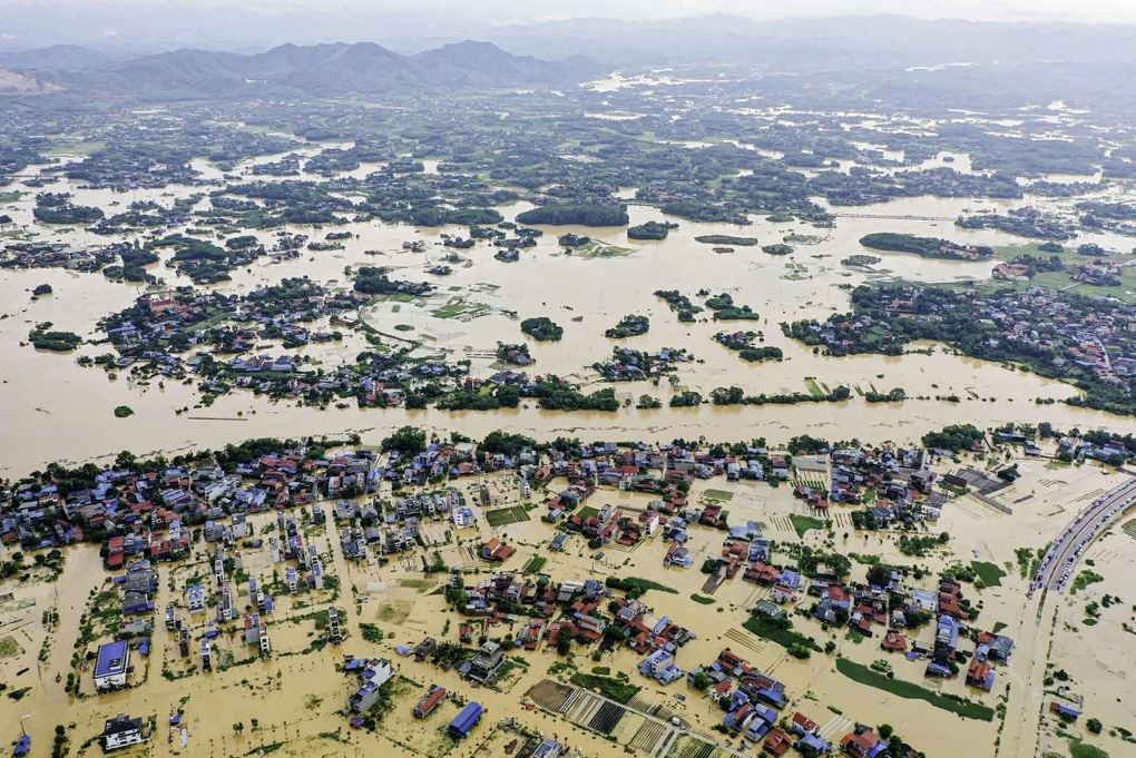 Lũ trên sông ở miền Bắc lên cao, có nơi vượt mức lịch sử hơn 1m - 1