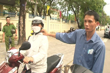 Bắt đối tượng chuyên cướp dây chuyền vàng của phụ nữ