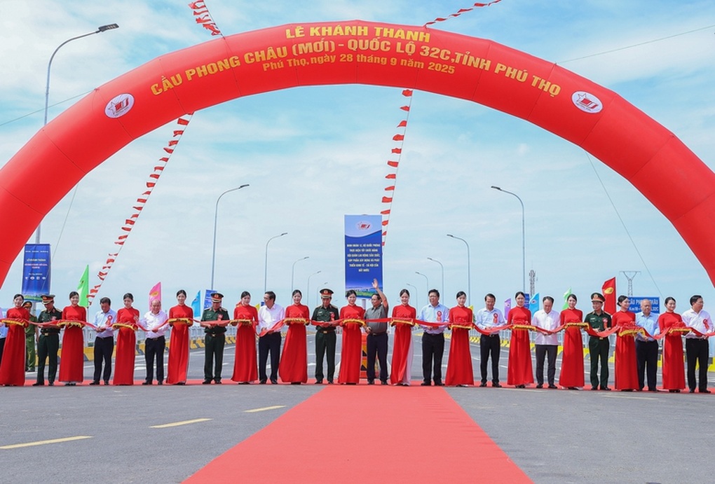 Thủ tướng: Khai thác cầu Phong Châu xứng đáng với mong mỏi của người dân - 2 Thủ tướng: Khai thác cầu Phong Châu xứng đáng với mong mỏi của người dân - 2