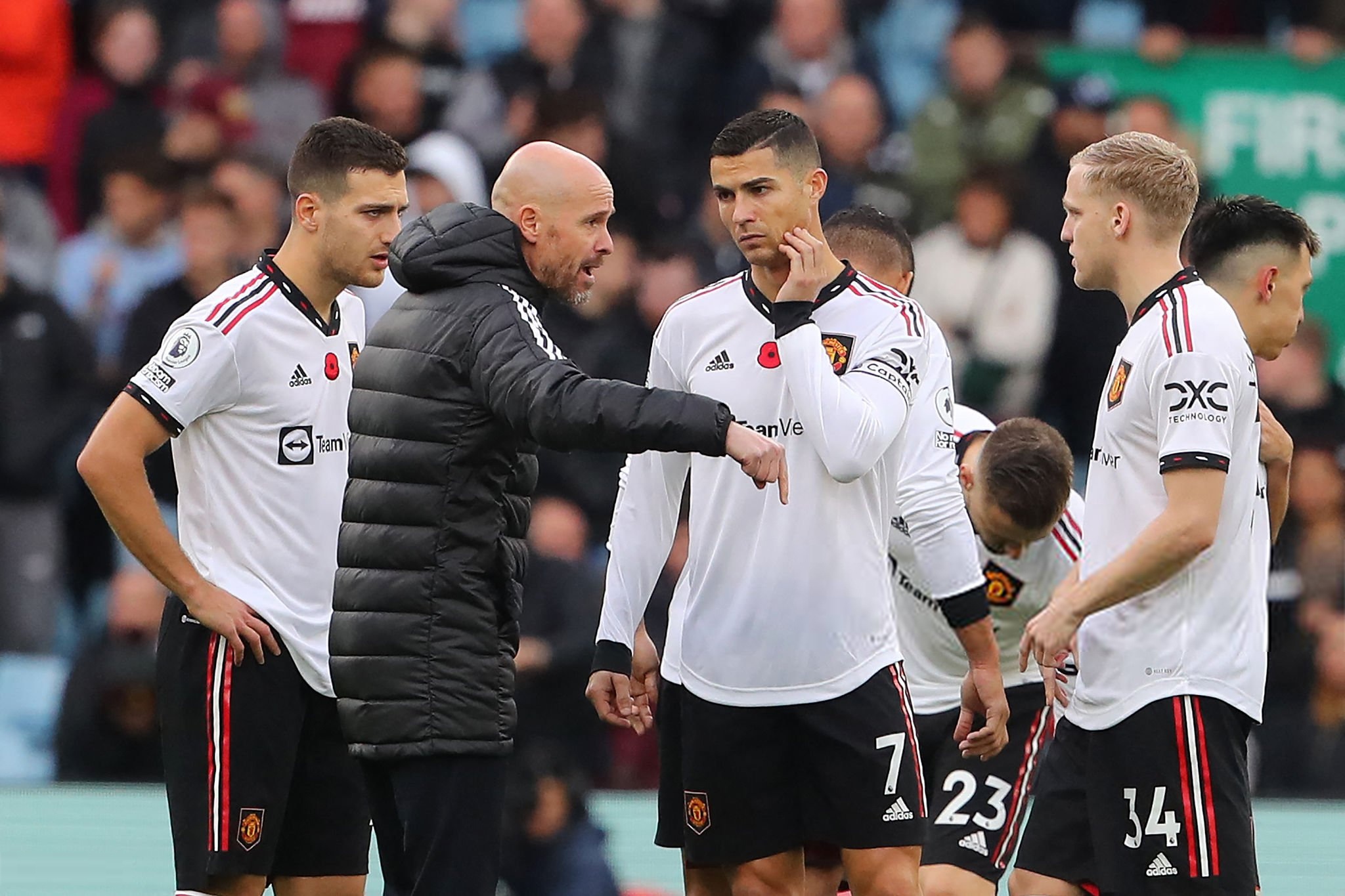 Revelant L'entraîneur Ten Hag répond à Cristiano Ronaldo, révélant les aspects ...