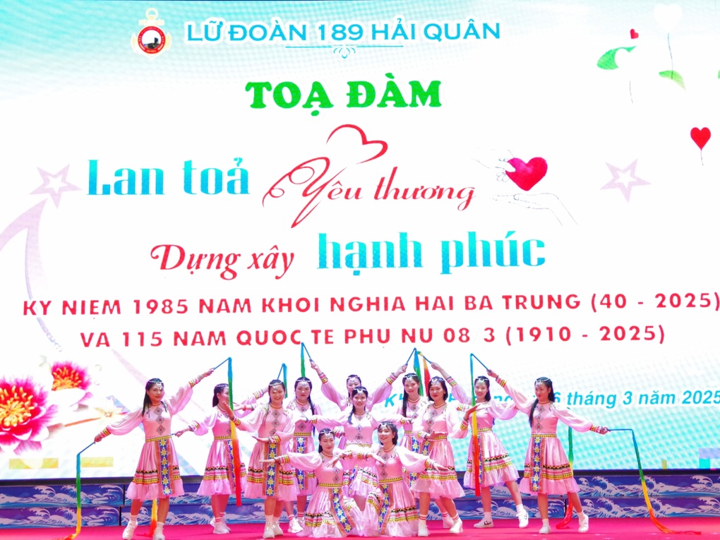 Ngày 8/3 đặc biệt của vợ những người lính tàu ngầm - 1 Ngày 8/3 đặc biệt của vợ những người lính tàu ngầm - 1