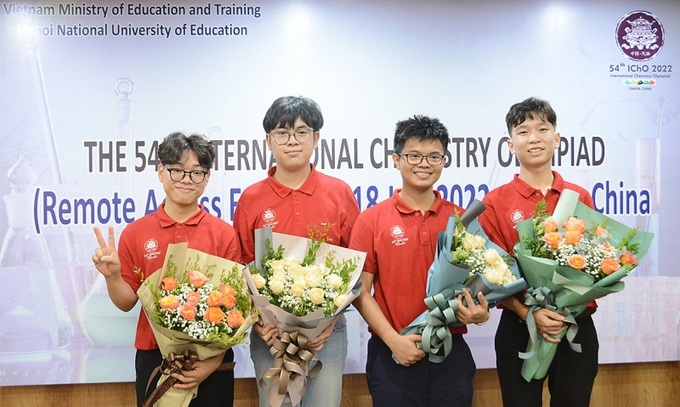 4/4 thí sinh Việt Nam đạt Huy chương Vàng Olympic Hóa học quốc tế 2022.