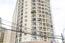 Chung cư bàn giao 2 năm vẫn "mọc" thêm tầng làm... khách sạn?!