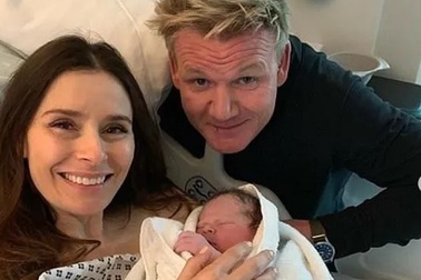 Siêu đầu bếp Gordon Ramsay đón đứa con thứ 5