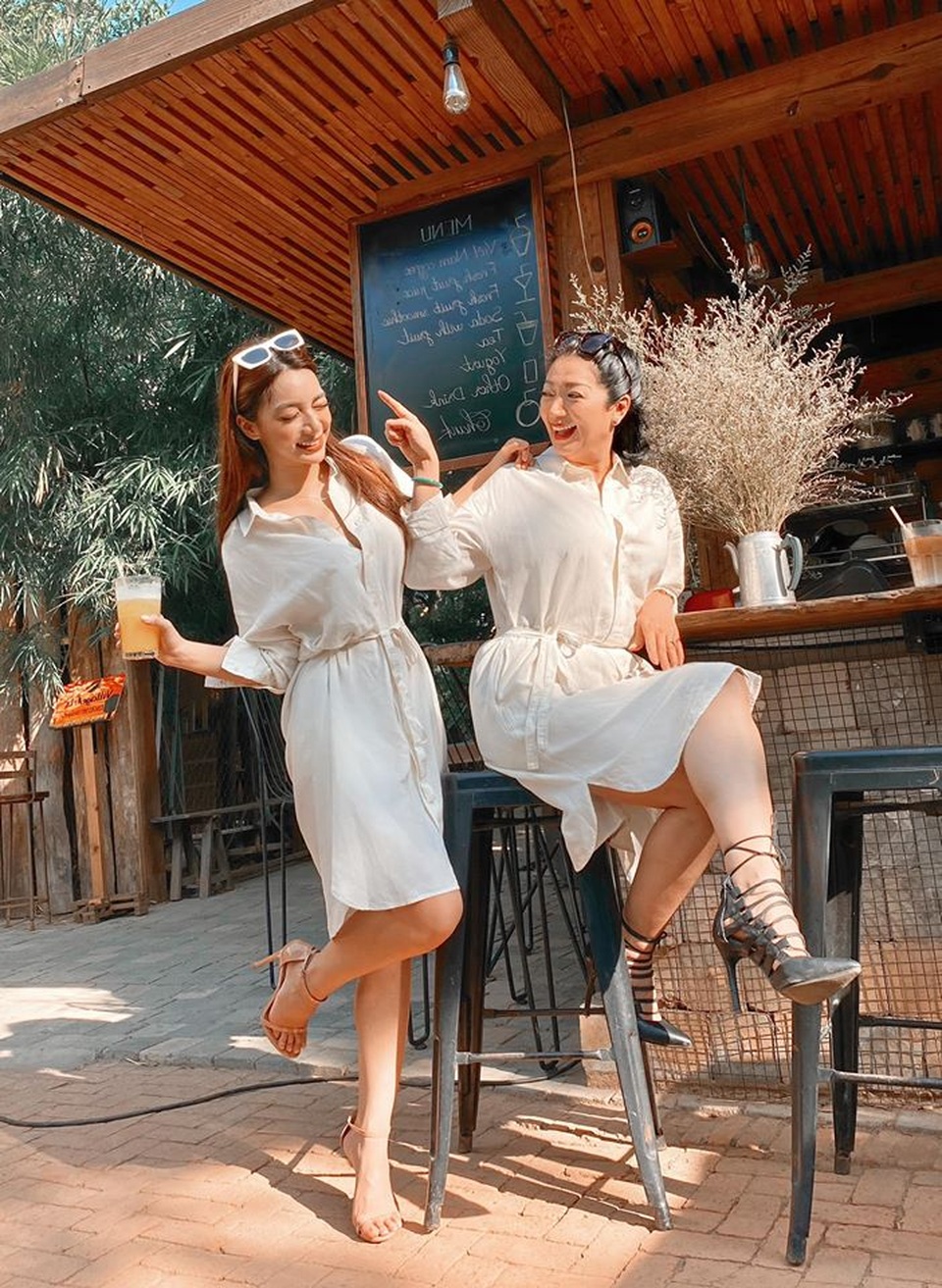 3 người đẹp Việt có mẹ thuộc hàng “mỹ nhân” - 30 3 người đẹp Việt có mẹ thuộc hàng “mỹ nhân” - 30