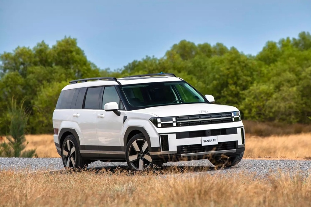 Loạt xe dự kiến ra mắt Việt Nam trong tháng 12: Có xe 7 chỗ tầm 700 triệu - 2