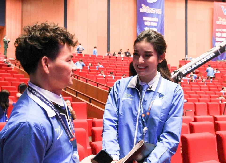 Á hậu Huyền My kể chuyện làm thiện nguyện tại Đại hội Hội LHTN Việt Nam - 1 Á hậu Huyền My kể chuyện làm thiện nguyện tại Đại hội Hội LHTN Việt Nam - 1