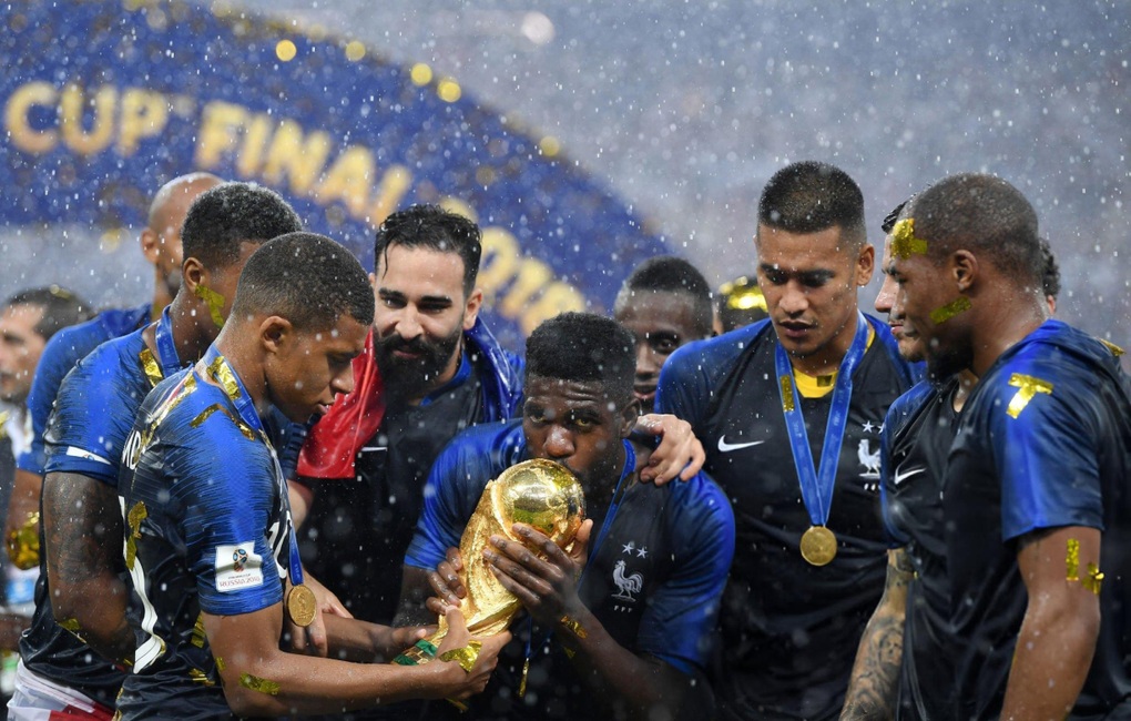 Samuel Umtiti bất ngờ treo giày ở tuổi 31 - 2 Samuel Umtiti bất ngờ treo giày ở tuổi 31 - 2