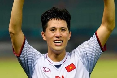 Đình Trọng trấn an người hâm mộ sau ca phẫu thuật bí mật