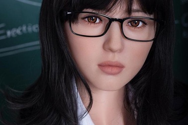 Búp bê tình dục có khuôn mặt "đẹp choáng váng" còn biết hát, nói, cười