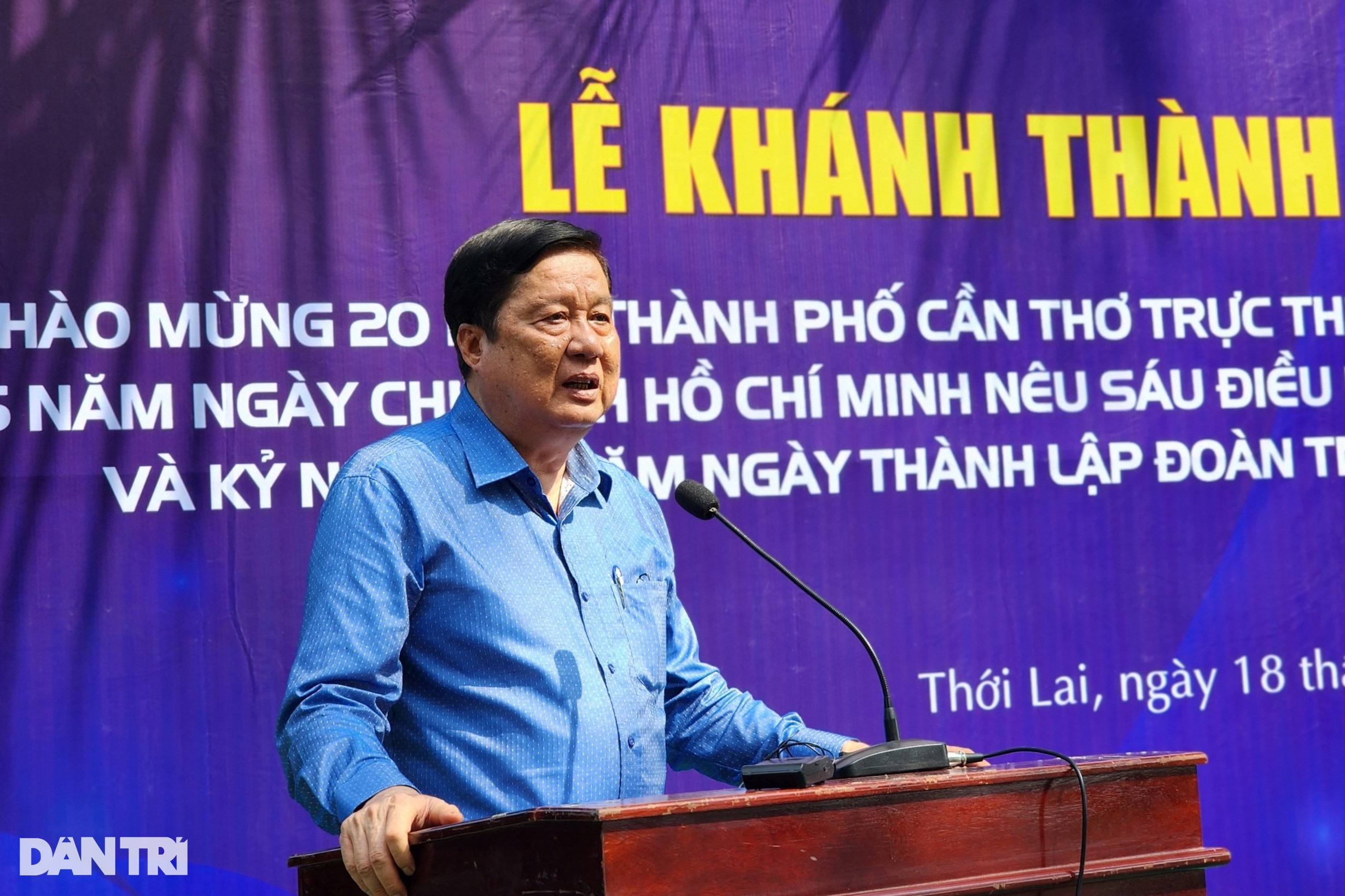 Cầu Dân trí to đẹp quá chú ơi, xóm làng sẽ khang trang, phát triển hơn - 1 Cầu Dân trí to đẹp quá chú ơi, xóm làng sẽ khang trang, phát triển hơn - 1